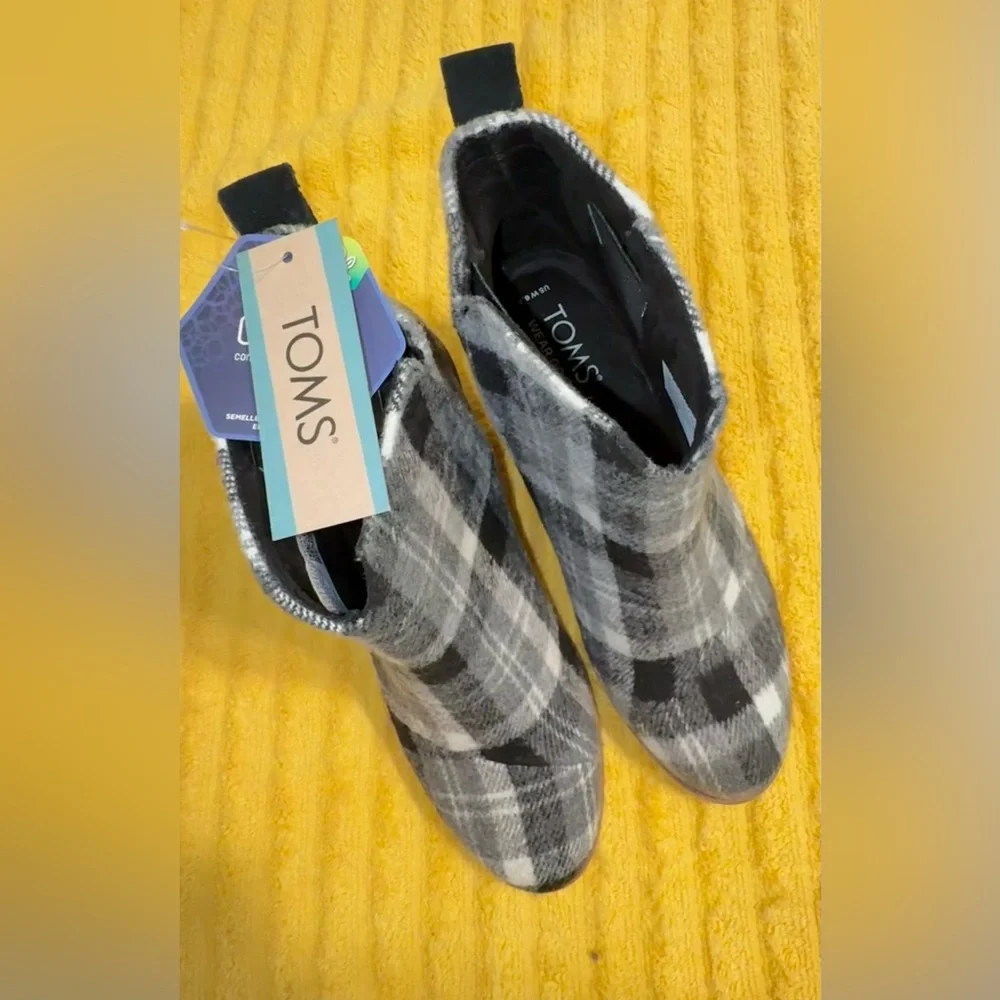 Toms Black and Gray Plaid Ankle Booties - Picture 8 of 9